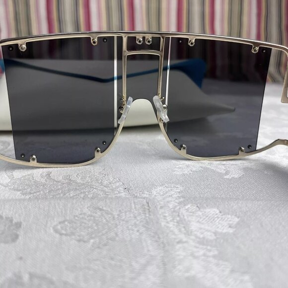 Genuine Fenty Blockt Black Smoke Gold Metal Frame Sunglasses With Case Only - Picture 10 of 16